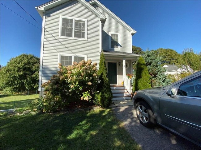 Building Photo - 9 Marshall Ln