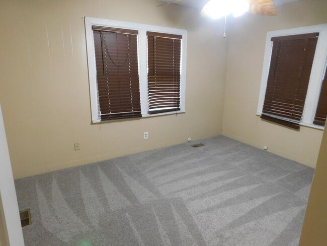 Building Photo - 2 Bedroom Home in El Dorado