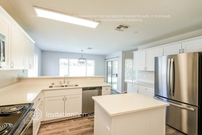Building Photo - 7138 West Via De Luna Dr