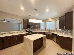 Building Photo - 8708 Laurel Canyon Dr