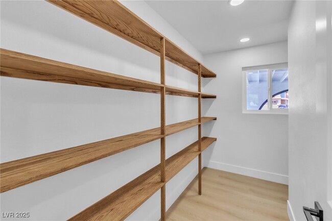 Building Photo - 3485 Shamrock Ave