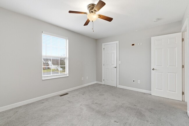 Building Photo - 986 Shaula Dr