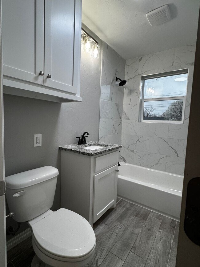 Building Photo - 110 K St