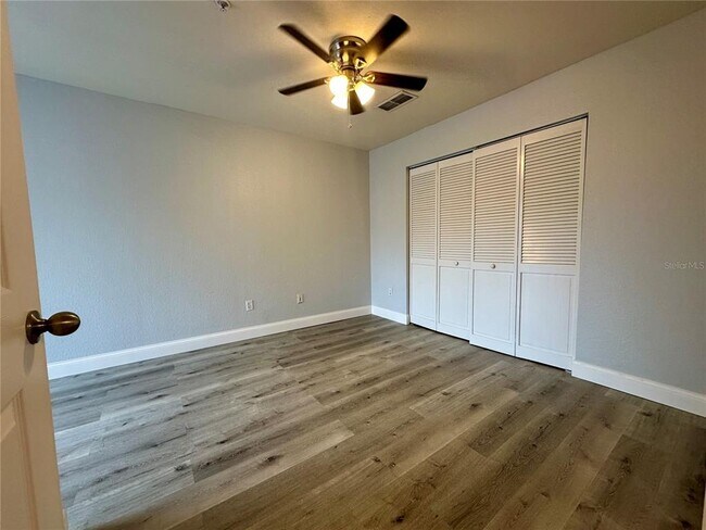 Building Photo - 9141 Lee Vista Blvd