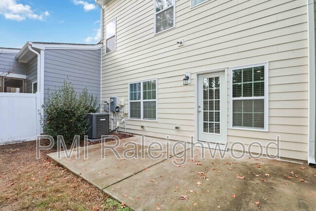 Building Photo - 2707 Masonboro Ferry Dr