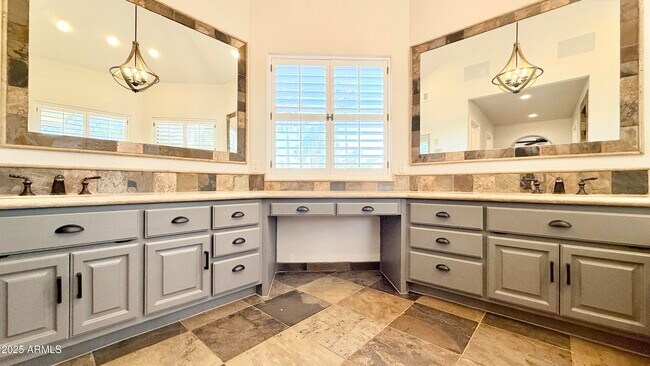 Building Photo - 10188 E Cortez Dr