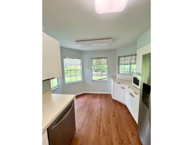 Building Photo - Beautiful 3 Bedroom, 2 Bath Home in Sanfor...