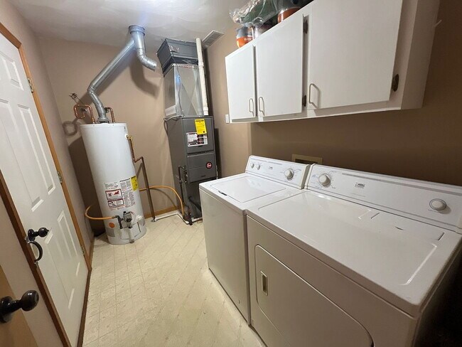 Building Photo - Single Family Home