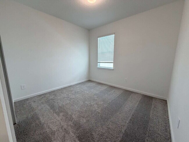 Building Photo - 3973 Big Sky Dr