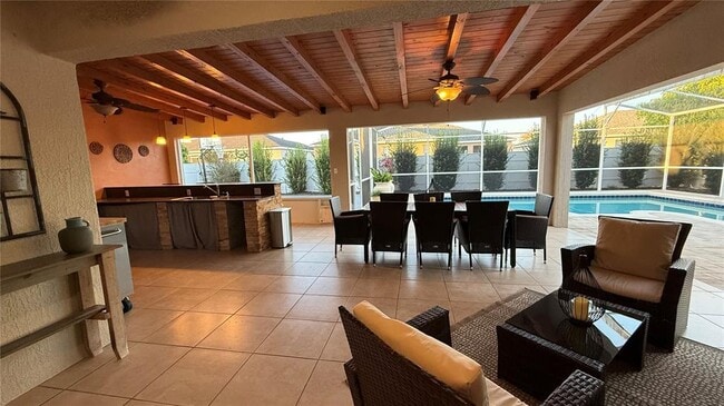 Building Photo - 175 Cloverdale Rd