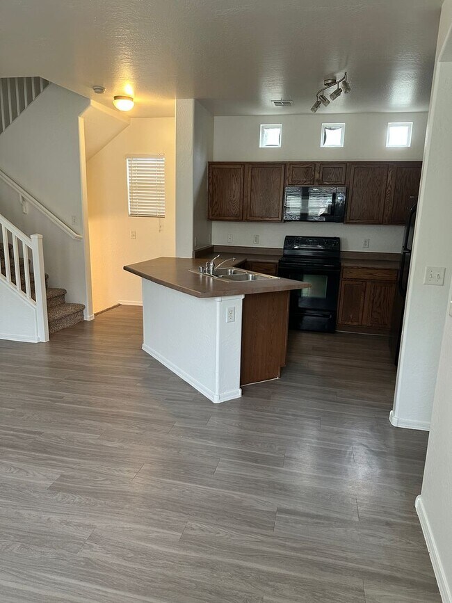 Building Photo - Park Central @ Augusta Ranch townhome (Ellsworth & Baseline)