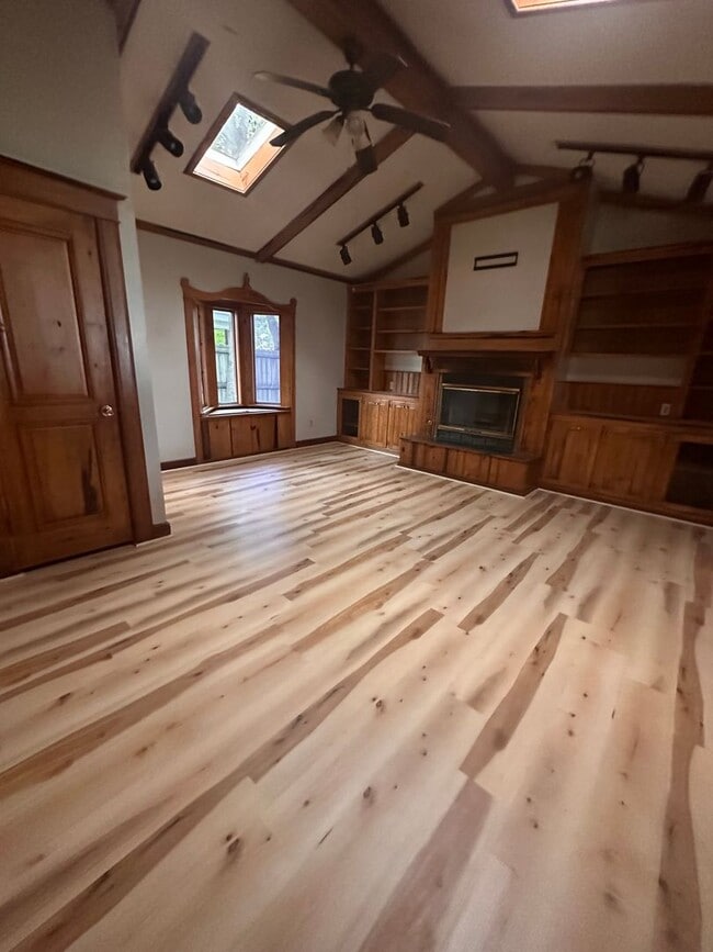 Building Photo - Rental Property