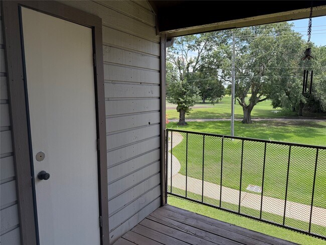 Building Photo - 8579 Sands Point Dr