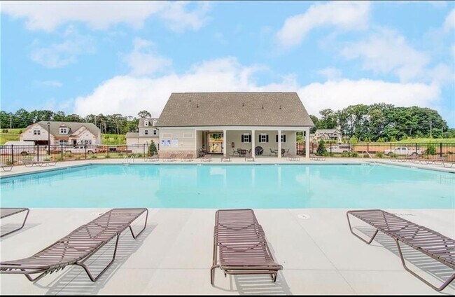 Building Photo - 114 Brandle Rose Wy