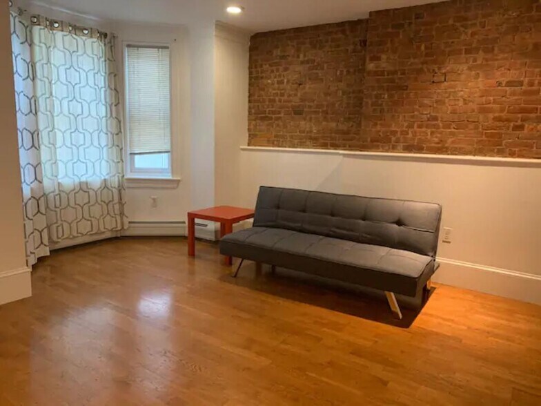 Building Photo - 63 Van Reipen Ave