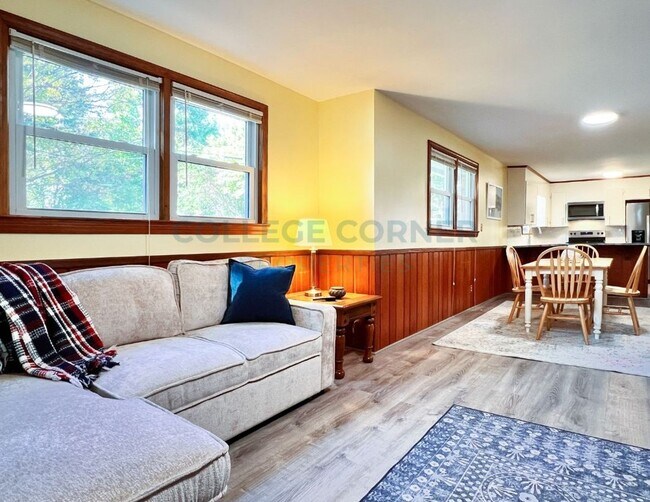 Building Photo - 146 Rosedale Cir