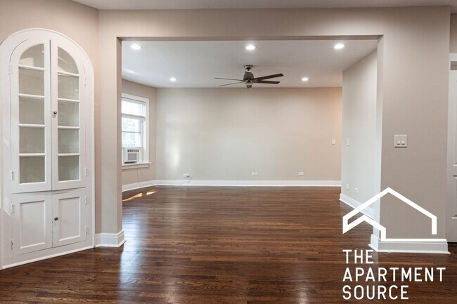 Building Photo - 1432 W Farragut Ave