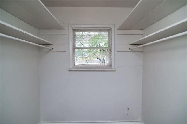 Building Photo - 1604 Weiler Blvd