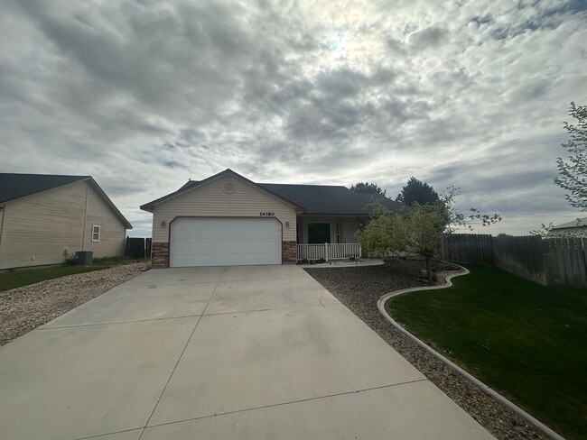 Primary Photo - Nicely appointed 3bed, 2bath, 1,295sq.ft. ...