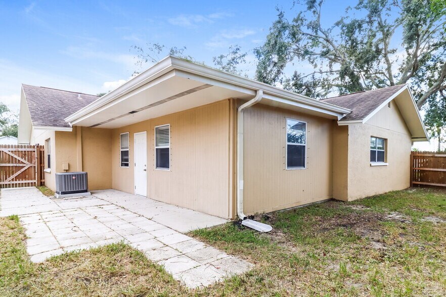 Building Photo - 7521 Como Dr