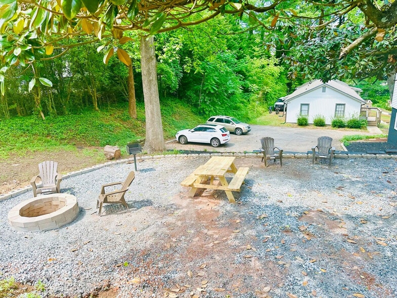 Building Photo - 1 Christopher St