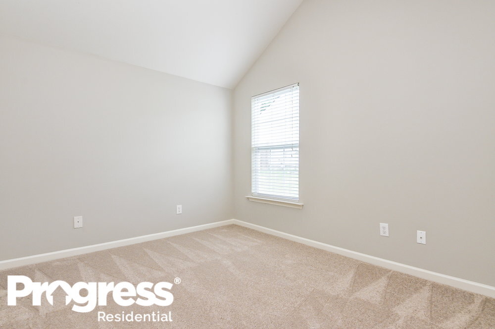 Building Photo - 826 Red Oak Tree Dr