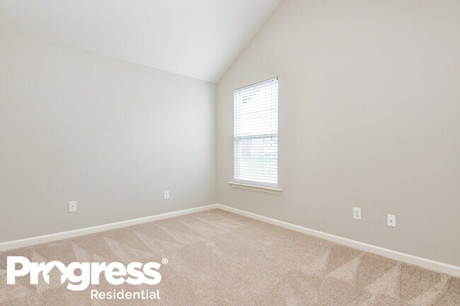 Building Photo - 826 Red Oak Tree Dr