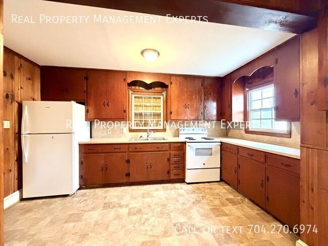 Building Photo - 2100 Camp Greene St