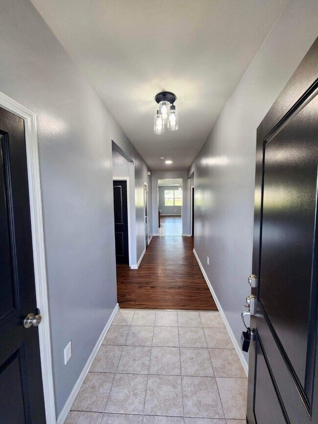 Building Photo - 884 Hayes Point Cir