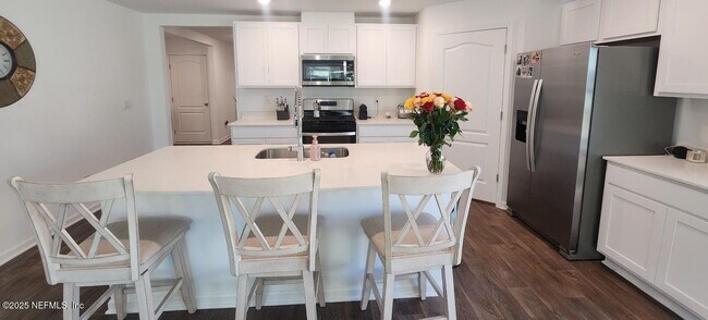 Building Photo - 348 Orellana Rd