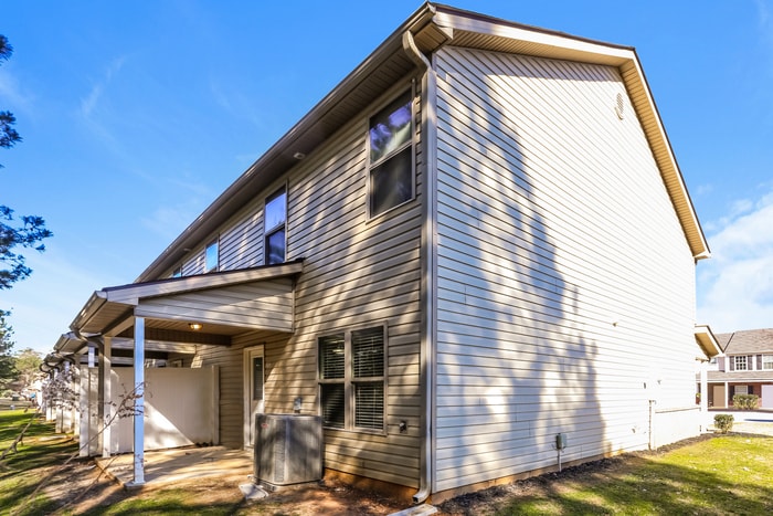 Building Photo - 2405 Marlin Dr