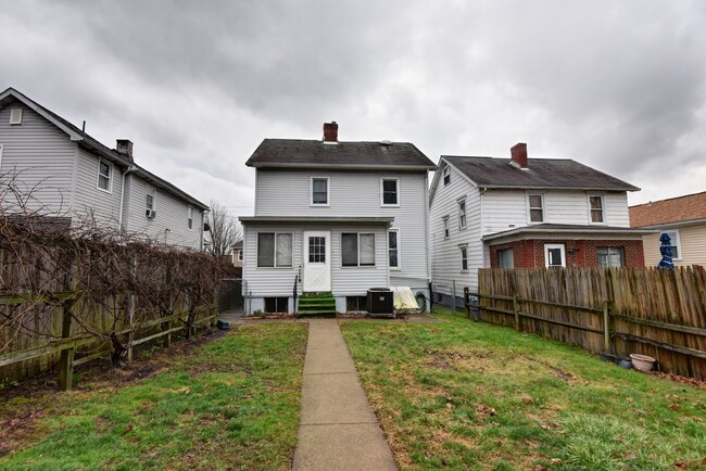 Building Photo - Single-Family Home for Rent in Greensburg, PA