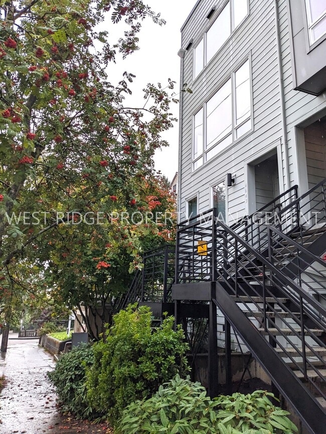 Building Photo - 4643 S Corbett Ave