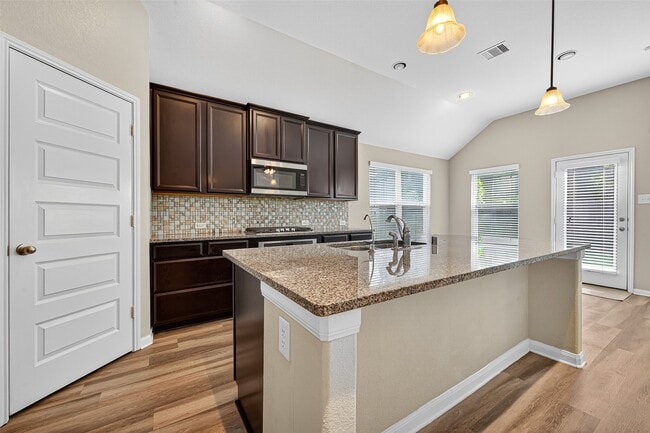 Building Photo - 17914 Logans Pine Dr