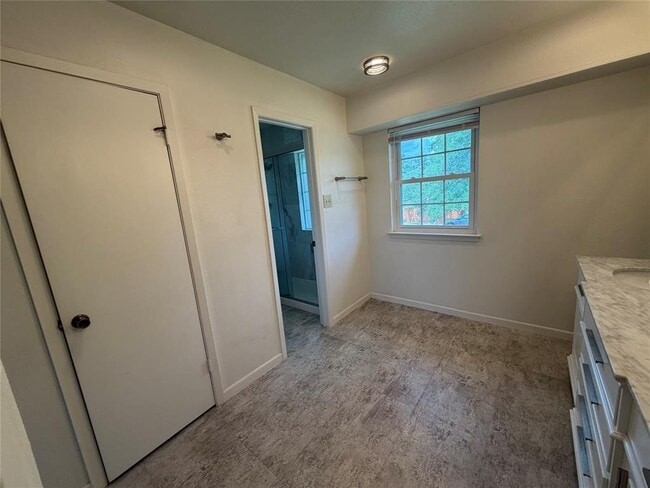 Building Photo - 11502 Tanglebriar Trail
