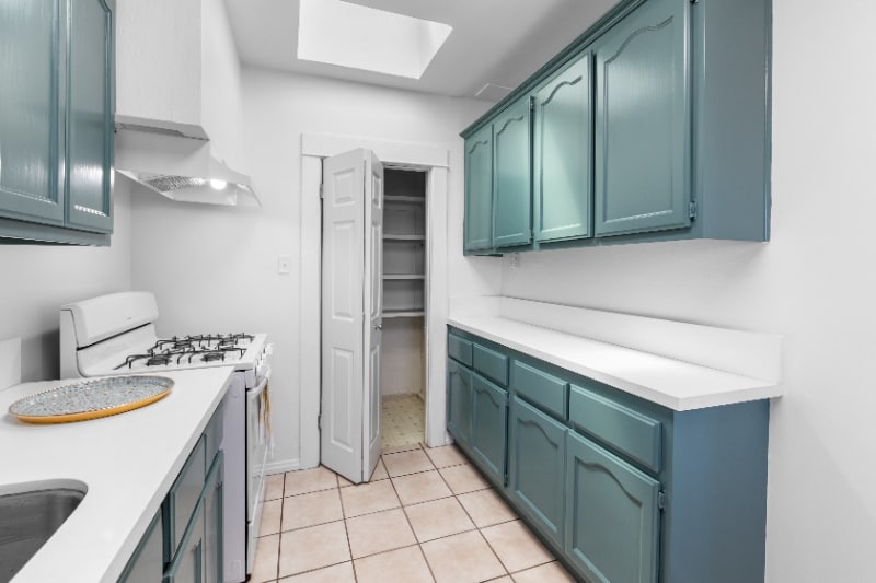 Building Photo - 1541 Linden Ave