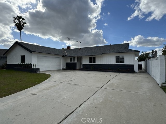 Building Photo - 213 N Royal Pl