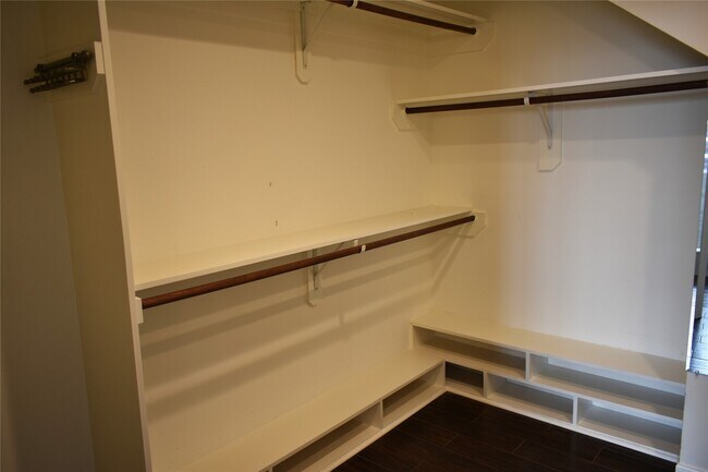 Building Photo - 5302 Fairwick Ct