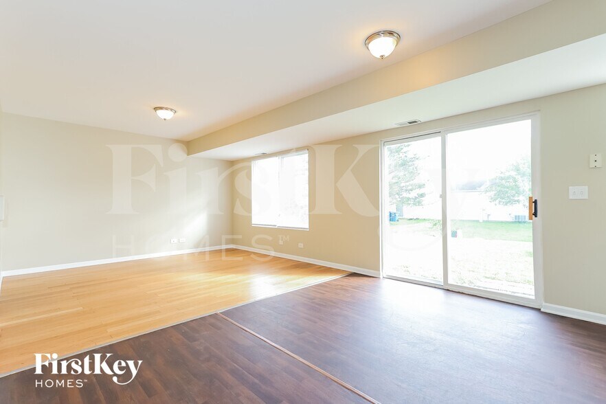 Building Photo - 1657 Park Vista Ln