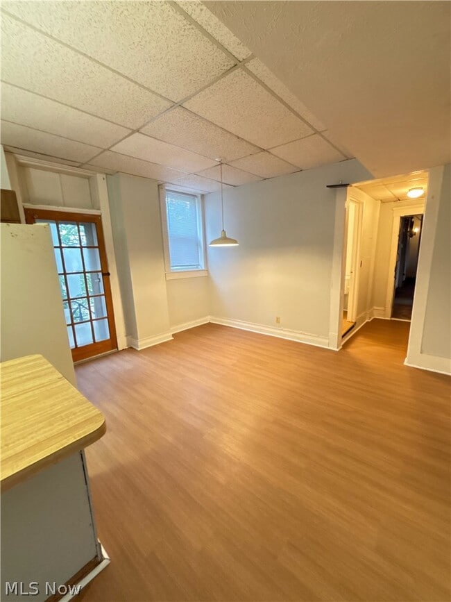 Building Photo - 1066 E 62nd St