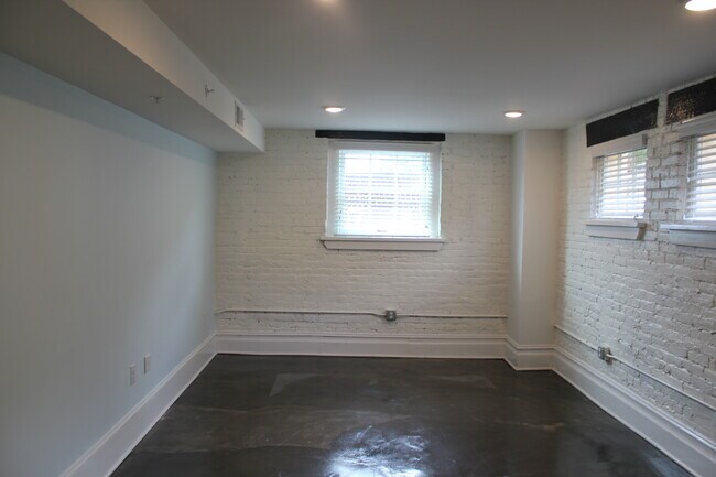 Building Photo - School