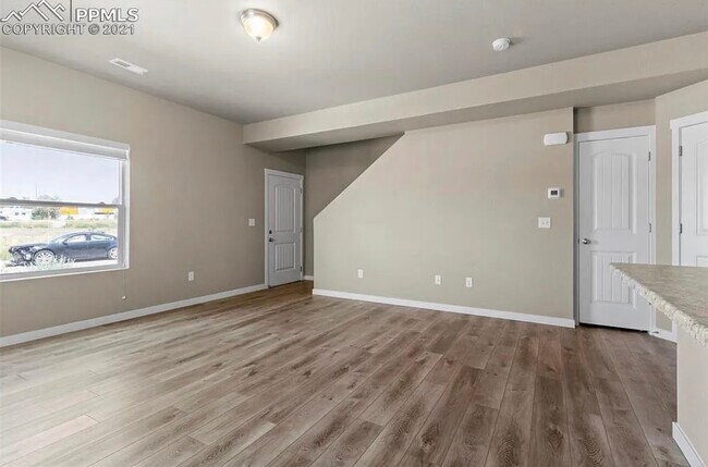 Building Photo - 4679 Pleasant Port View