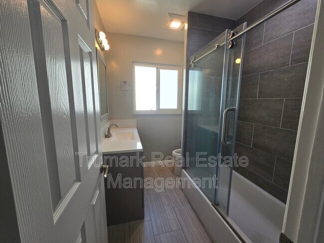 Building Photo - 1303 N Brand Blvd