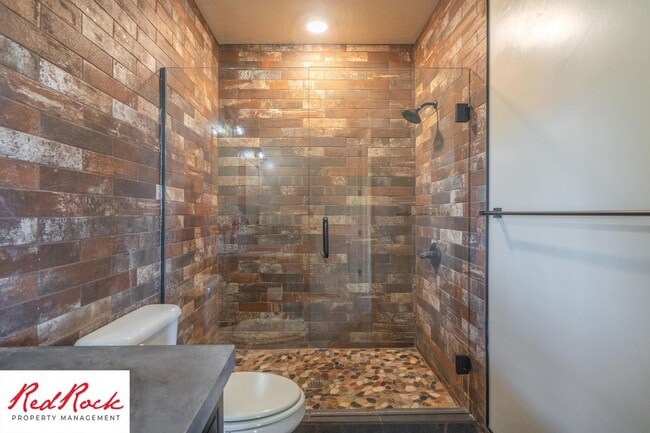 Building Photo - 4 Bedroom Luxury Home Near Sand Hollow