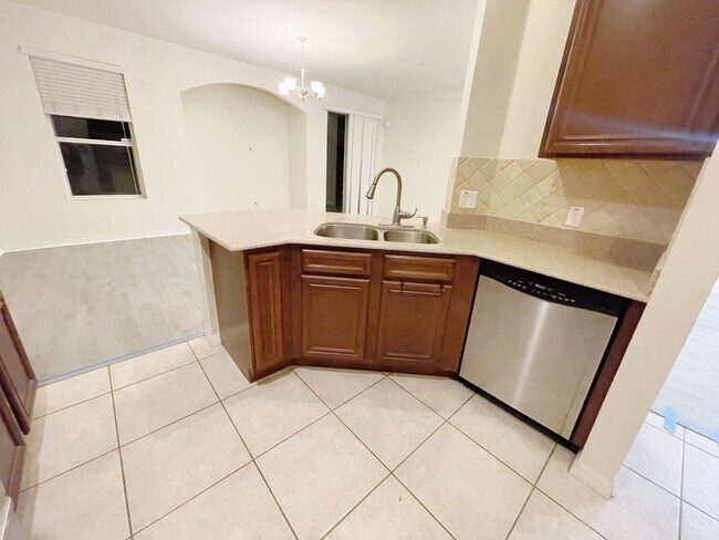 Building Photo - Great 3bed/2.5bath Rental Opportunity in T...