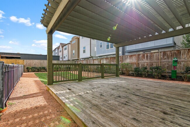 Building Photo - 10943 Grove Tree Ln