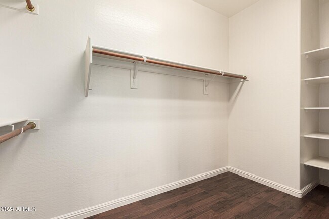 Building Photo - 4706 S Twinleaf Dr