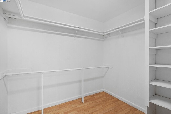 Building Photo - 5227 Riverdale Ct