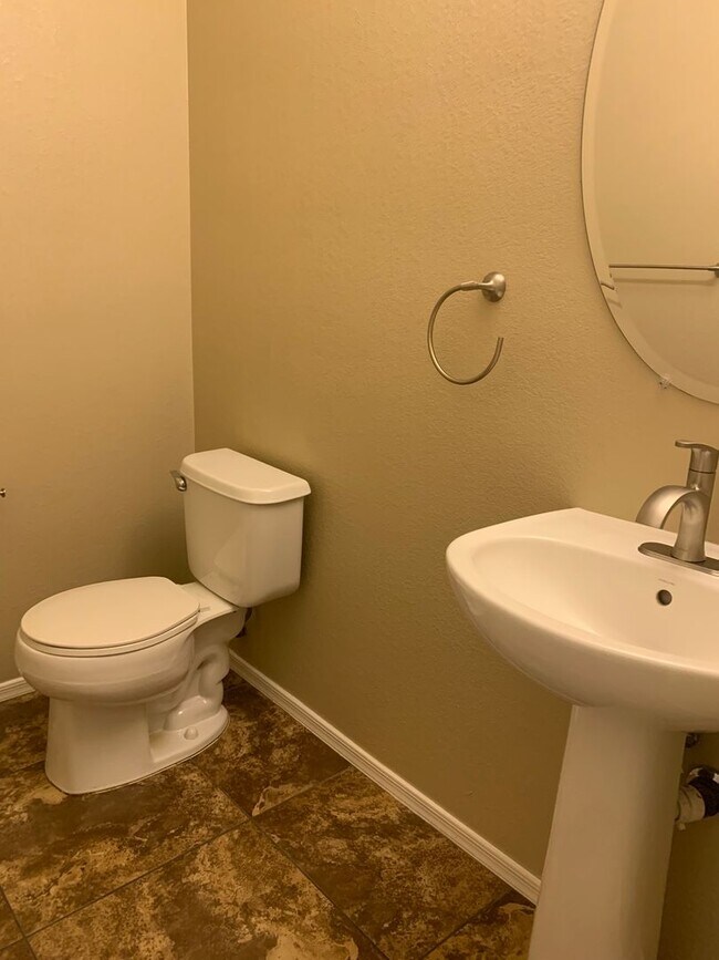 Building Photo - A gorgeous two story 3 bedroom 2.5 bath townhome