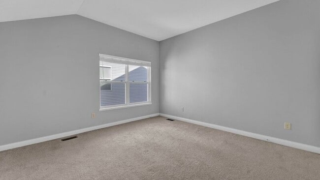 Building Photo - 6294 New Albany Rd W